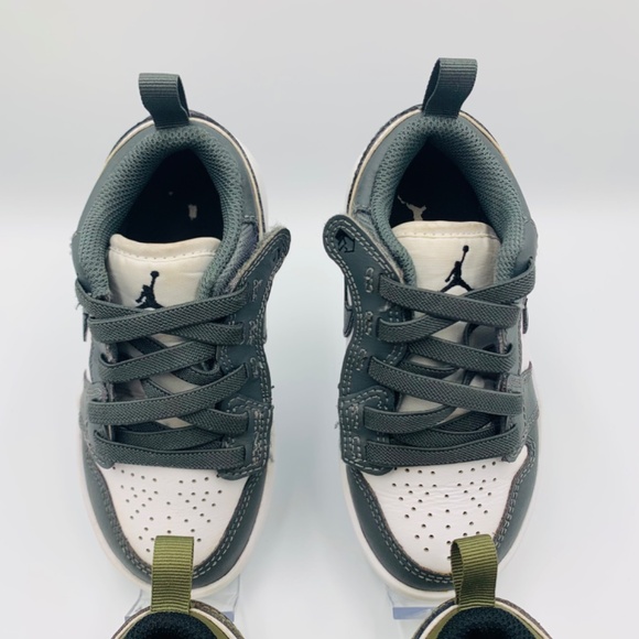 Air Jordan 1/Nike basketball low top hook and loop closure white black sneakers - Picture 6 of 16